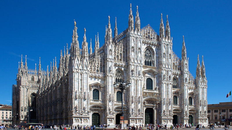 Duomo Milan: Ibukota Mode Dunia dengan Pesona Sejarah & Seni