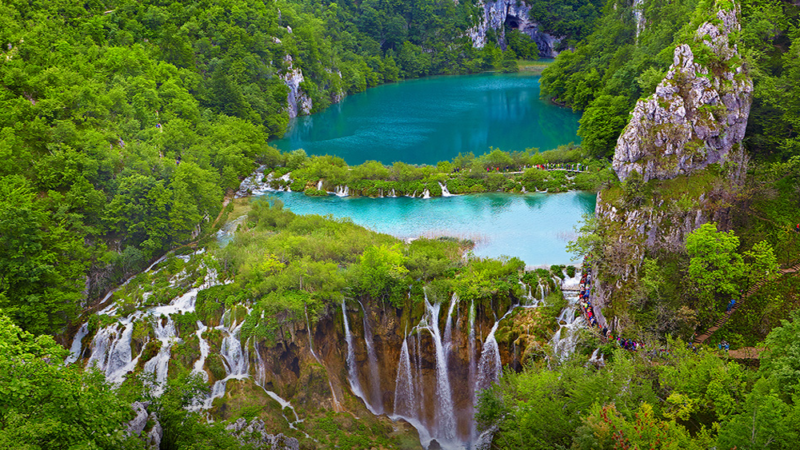 Kayaking di Danau Plitvice: Jelajahi danau dan air terjun