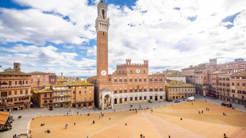 Siena: Kota Tua Italia dengan Pesona Piazza del Campo