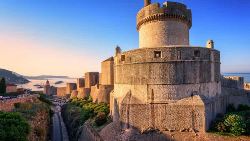 Tembok Dubrovnik: Permata Pertahanan di Kota Tua